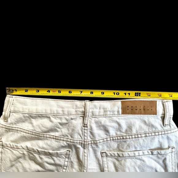 Pacific Sunwear Pac Sun Off White Dad Jeans - Picture 8 of 16